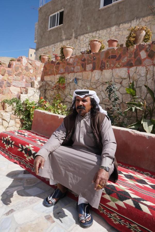 Bed and Breakfast Happy Bedouin House Petra Al Hayy Esterno foto