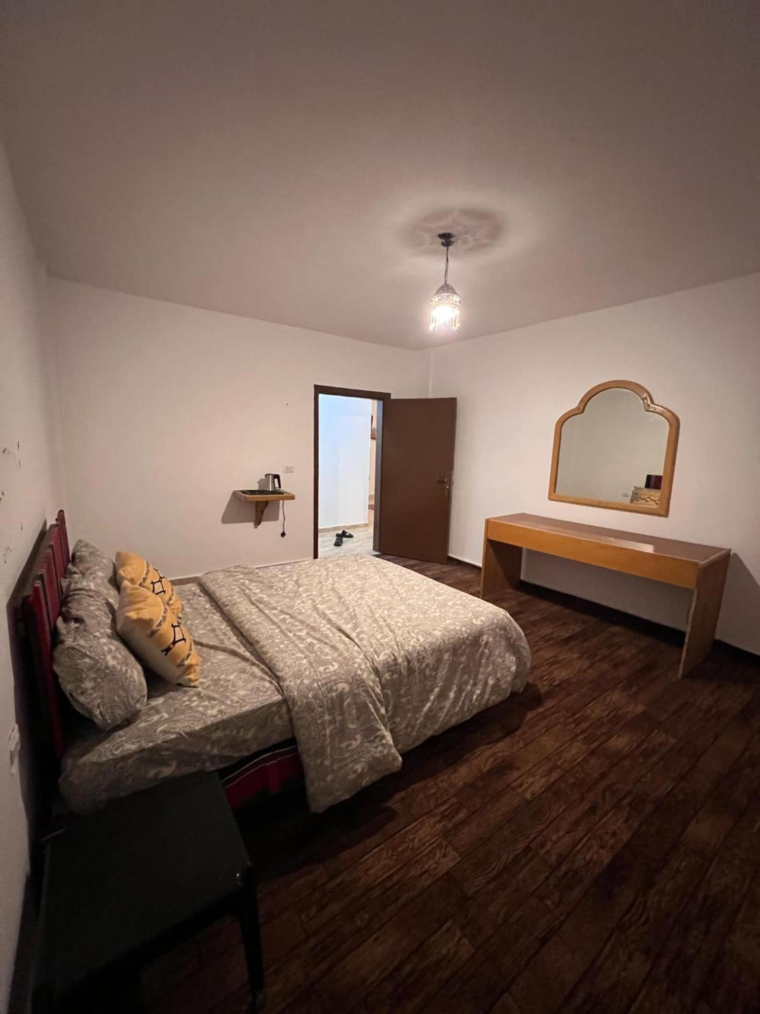 Bed and Breakfast Happy Bedouin House Petra Al Hayy Esterno foto